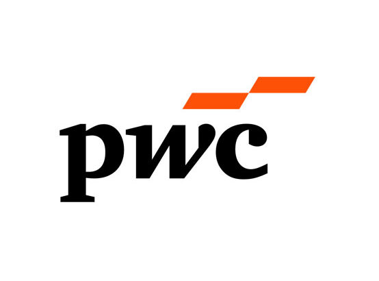 pwcロゴ
